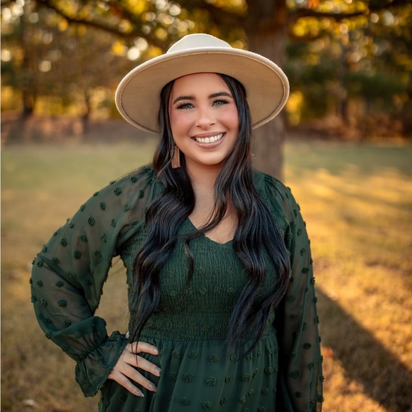 Meet your Posher, Bethany - Picture 1 of 1